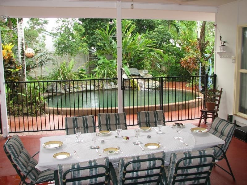 8 Fulton Close, Whitfield QLD 4870