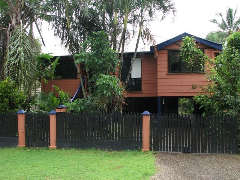 18 Cairns Street, Cairns North QLD 4870