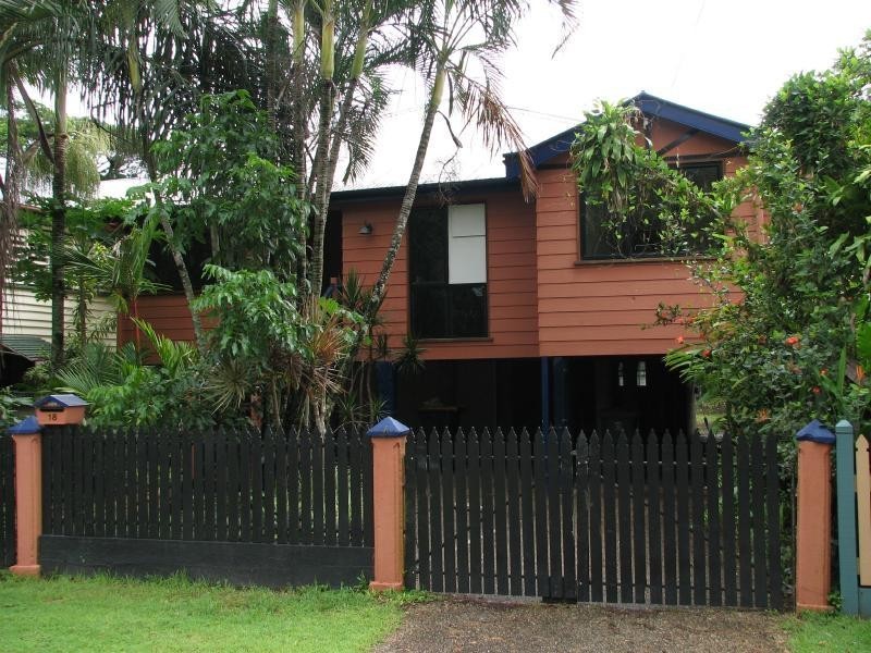 18 Cairns Street, Cairns North QLD 4870