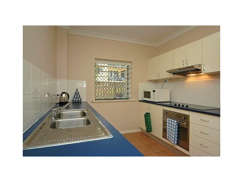 2/8 Clare Street, Parramatta Park QLD 4870