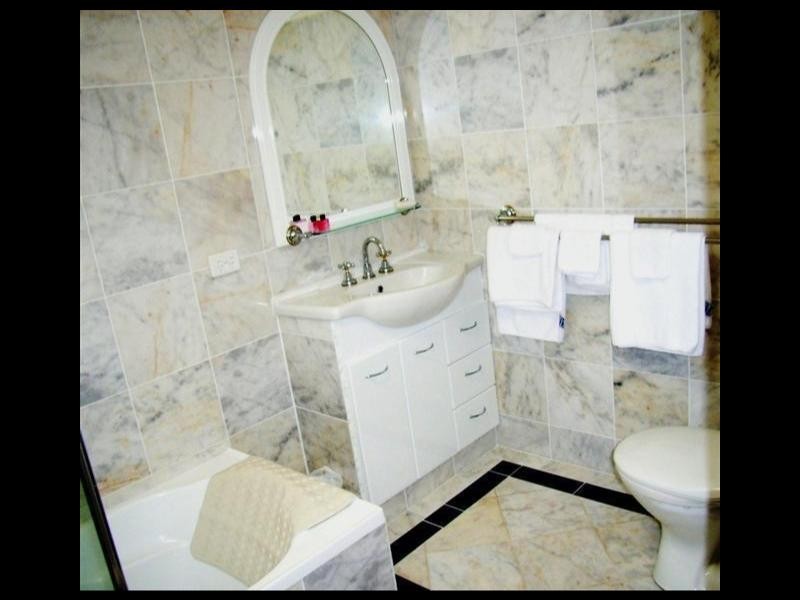 Lot 28 Tinaroo Lakes Resort, Barron Street, Tinaroo QLD 4872