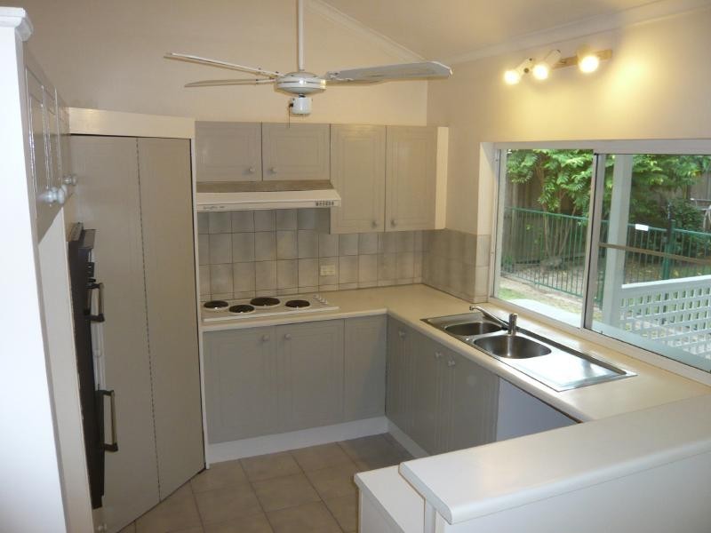 8 Satellite Street, Clifton Beach QLD 4879