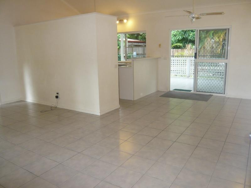 8 Satellite Street, Clifton Beach QLD 4879