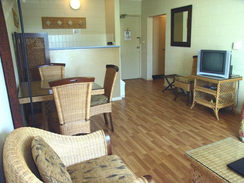 175 Lake Street, Cairns City QLD 4870