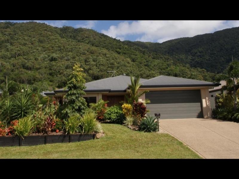 10 Palmetto Street, Palm Cove QLD 4879