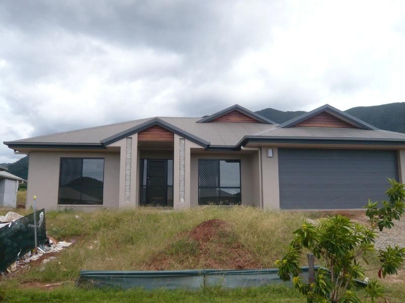 16 Springbrook Avenue, Redlynch QLD 4870