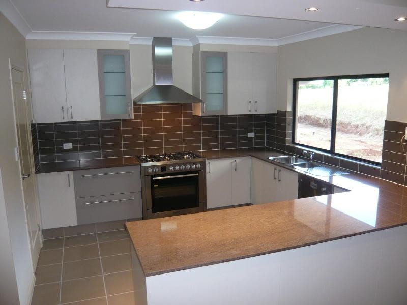 16 Springbrook Avenue, Redlynch QLD 4870