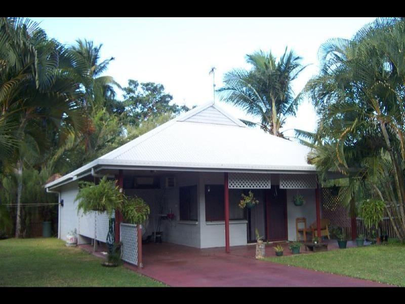 1/2 Hollett Close, Manunda QLD 4870