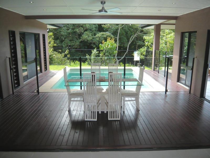 8 Greenvale Close, Smithfield QLD 4878