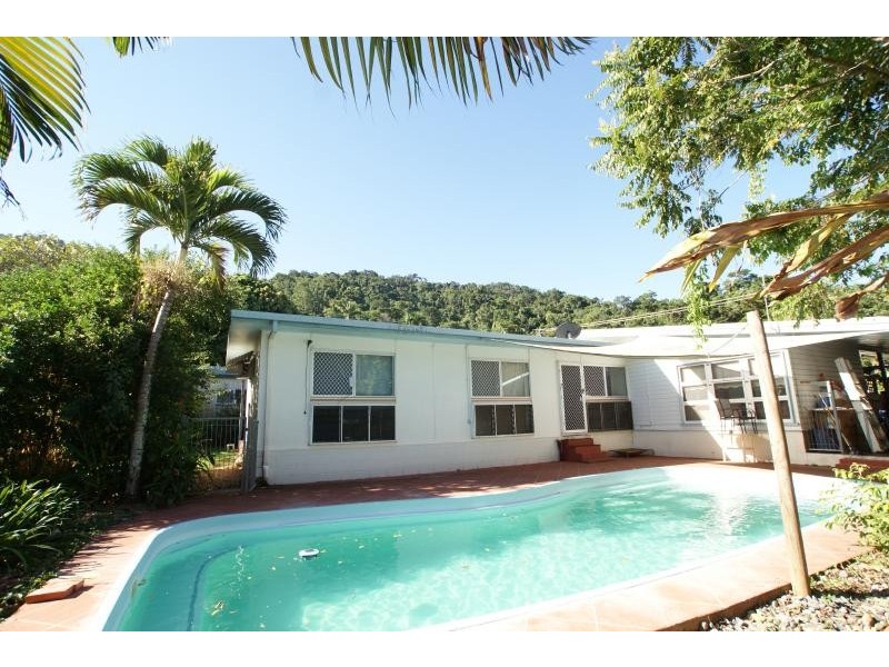 209 Jensen Street, Whitfield QLD 4870