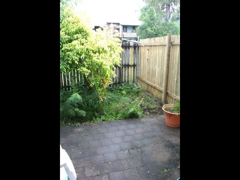 4/13 Balaclava Road, Earlville QLD 4870