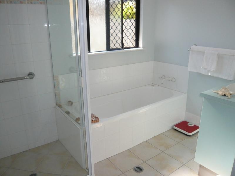 8 Kirra Close, Kewarra Beach QLD 4879
