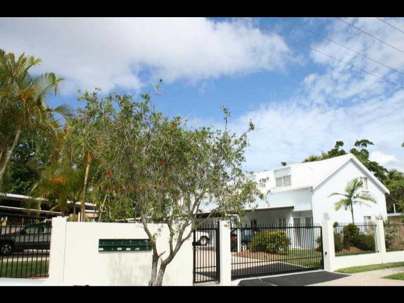 3/464 McCoombe Street, Mooroobool QLD 4870