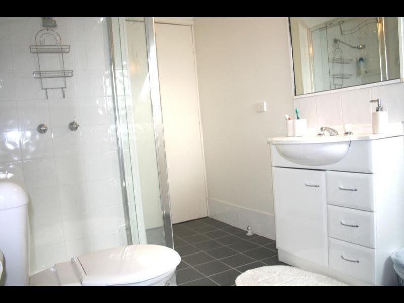 3/464 McCoombe Street, Mooroobool QLD 4870