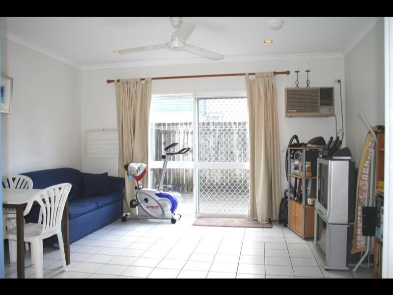 3/464 McCoombe Street, Mooroobool QLD 4870