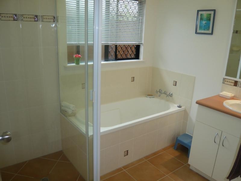 4 Howie Close, Kewarra Beach QLD 4879