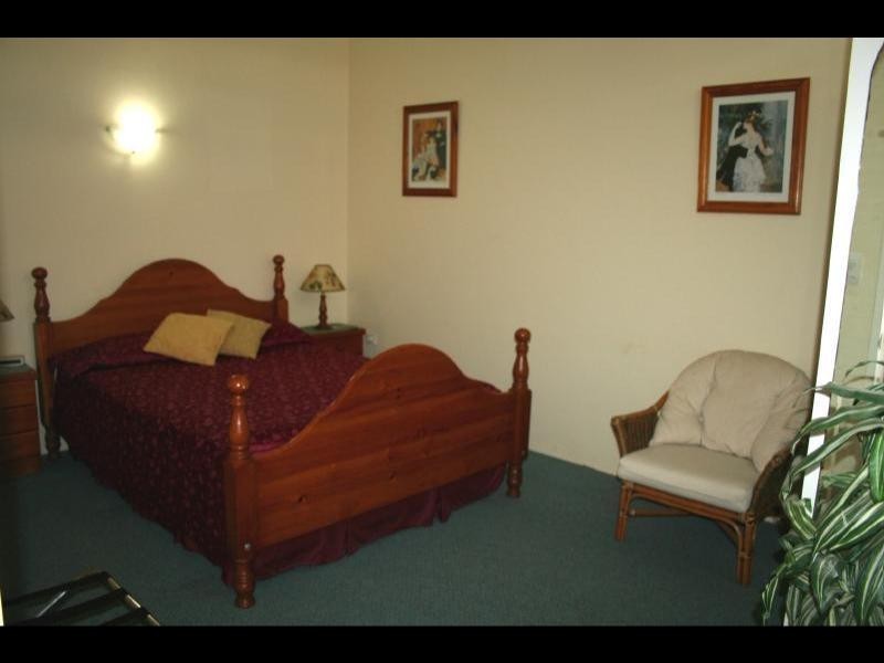 13/239 Lake Street, Cairns City QLD 4870