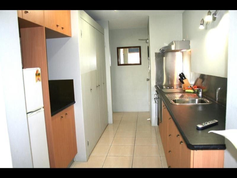 14/239 Lake Street, Cairns City QLD 4870