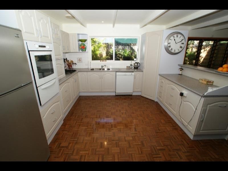 98 Marshall Street, Machans Beach QLD 4878