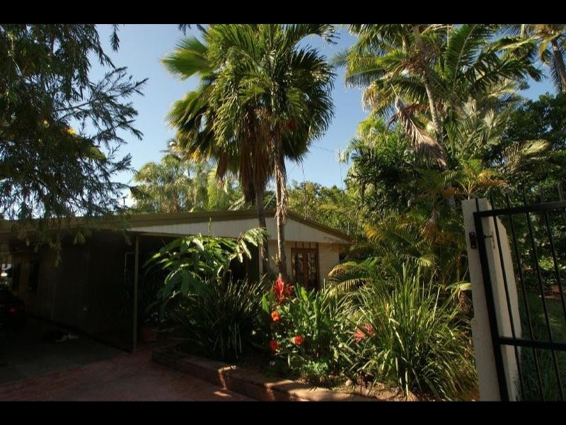 98 Marshall Street, Machans Beach QLD 4878