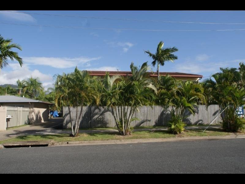 1-4/19 Pioneer Street, Manoora QLD 4870