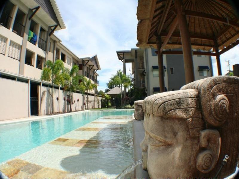 201 2-3 Centenary Close, Manoora QLD 4870