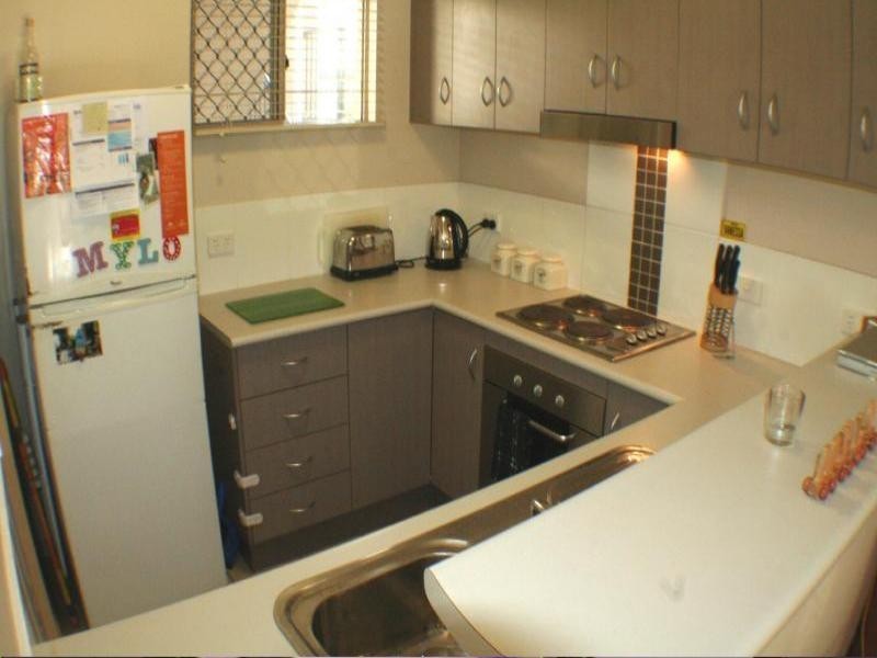 201 2-3 Centenary Close, Manoora QLD 4870