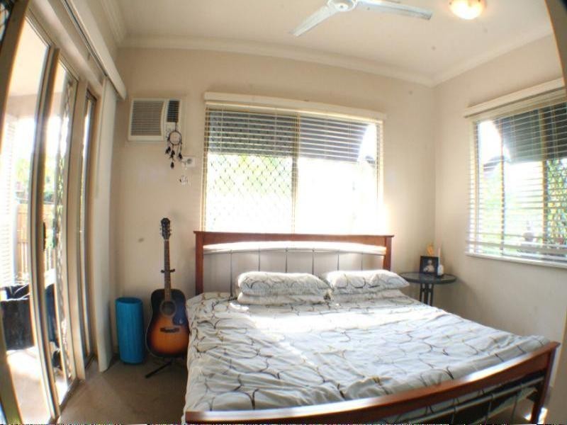201 2-3 Centenary Close, Manoora QLD 4870