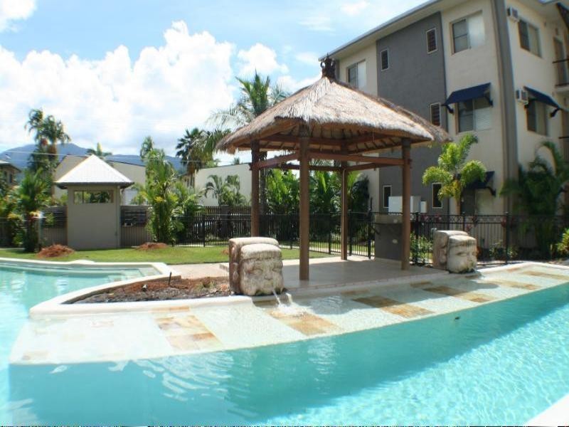 201 2-3 Centenary Close, Manoora QLD 4870