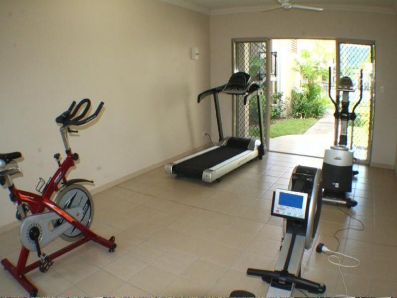 201 2-3 Centenary Close, Manoora QLD 4870