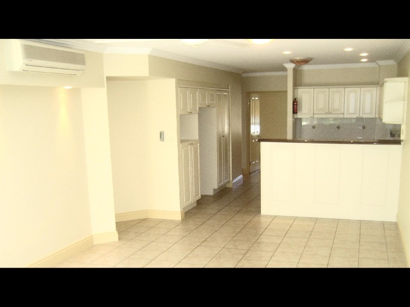 8/72 Kowinka Street, White Rock QLD 4868