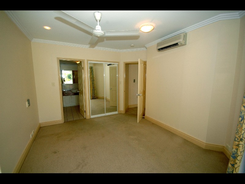 8/72 Kowinka Street, White Rock QLD 4868