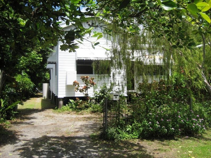 9 Edgar Street, Bungalow QLD 4870
