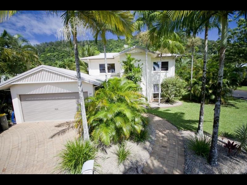 27 Strathmore Court, Mooroobool QLD 4870