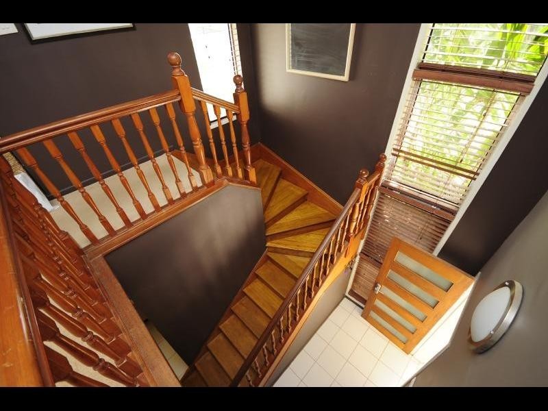 27 Strathmore Court, Mooroobool QLD 4870