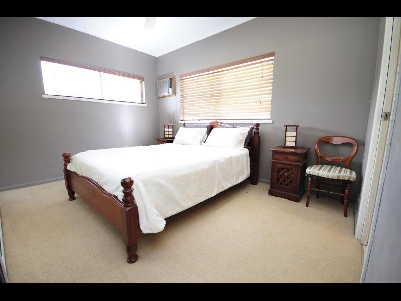 27 Strathmore Court, Mooroobool QLD 4870