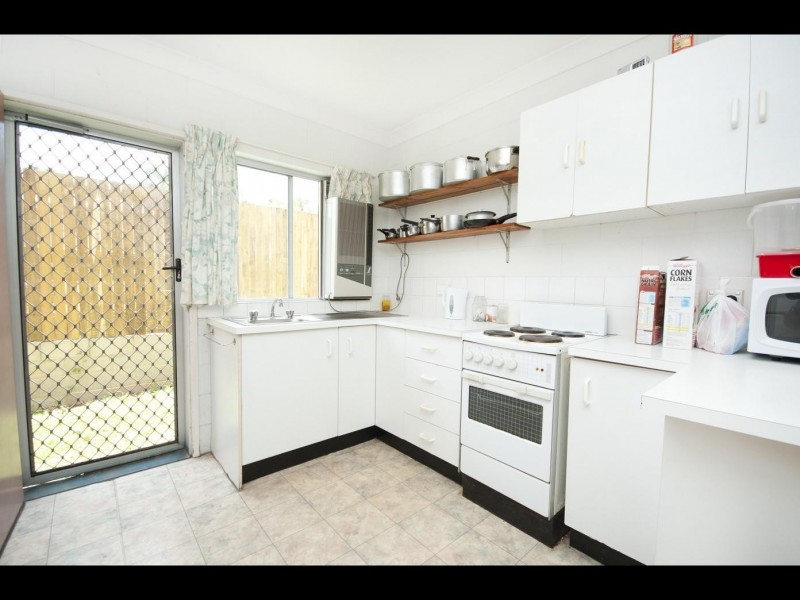 4/118 Pease Street, Manoora QLD 4870
