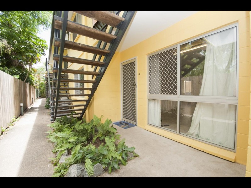4/118 Pease Street, Manoora QLD 4870
