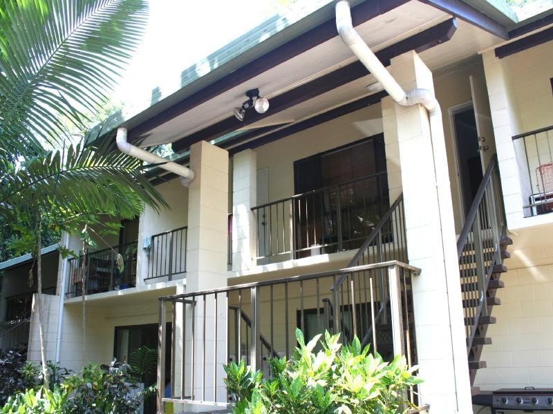 11/4 McPherson Close, Edge Hill QLD 4870