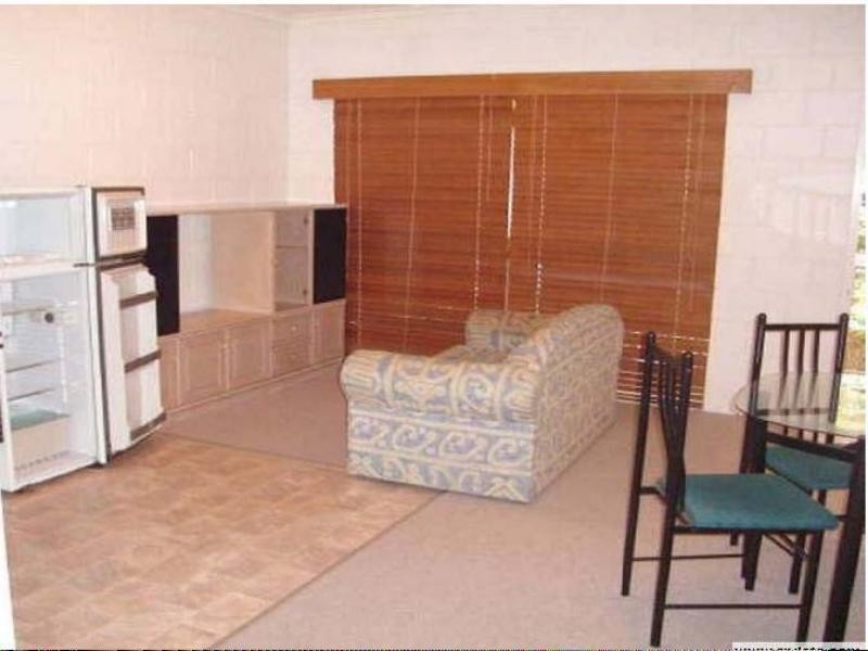 11/4 McPherson Close, Edge Hill QLD 4870