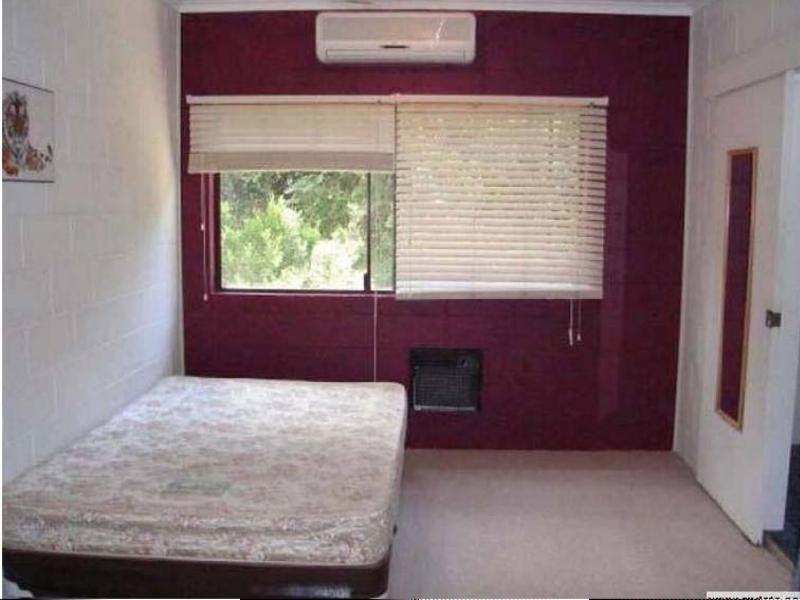 11/4 McPherson Close, Edge Hill QLD 4870