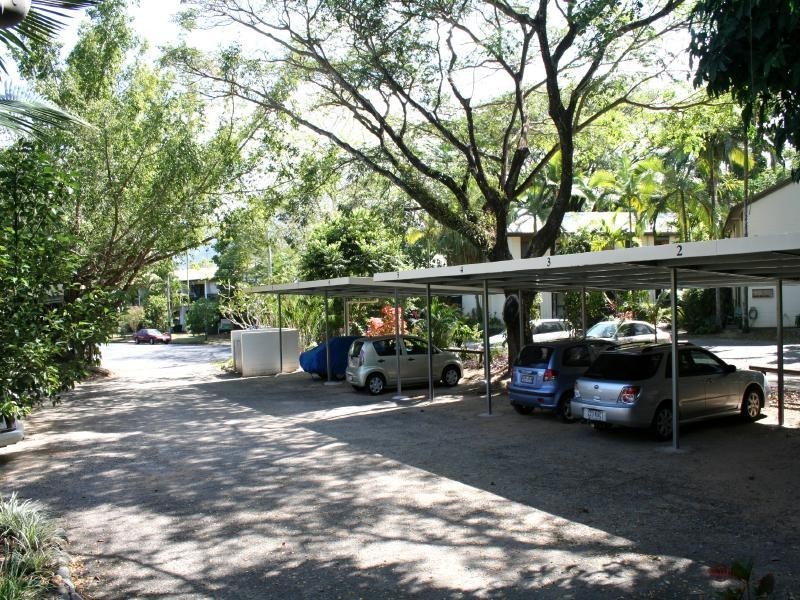 11/4 McPherson Close, Edge Hill QLD 4870