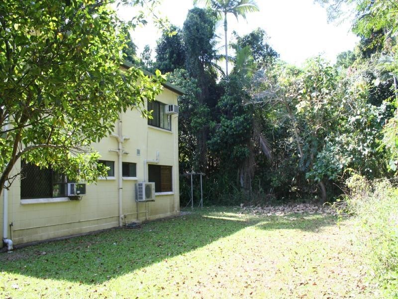 11/4 McPherson Close, Edge Hill QLD 4870