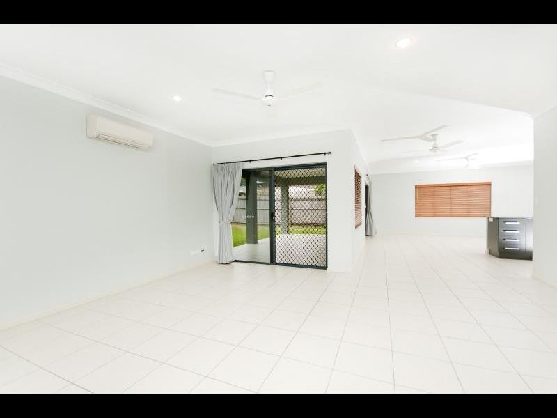 32 Messina Close, Kanimbla QLD 4870
