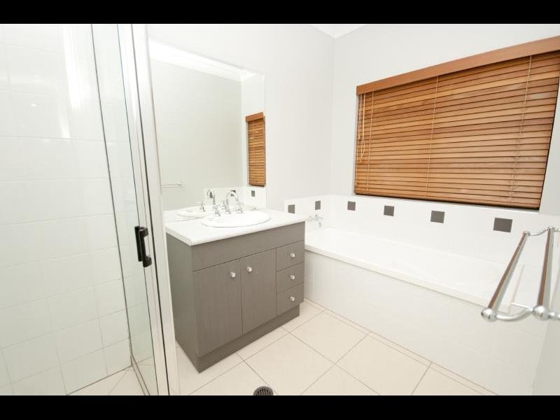 32 Messina Close, Kanimbla QLD 4870