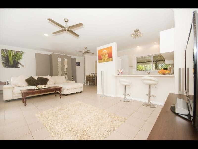 9 Mermaid Close, Bentley Park QLD 4869