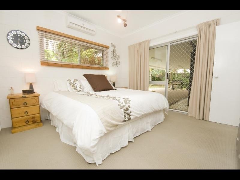 9 Mermaid Close, Bentley Park QLD 4869