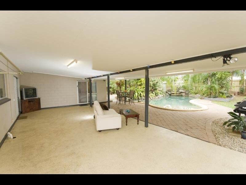 9 Mermaid Close, Bentley Park QLD 4869