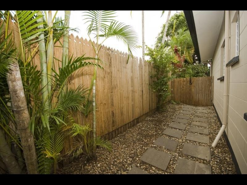 9 Mermaid Close, Bentley Park QLD 4869