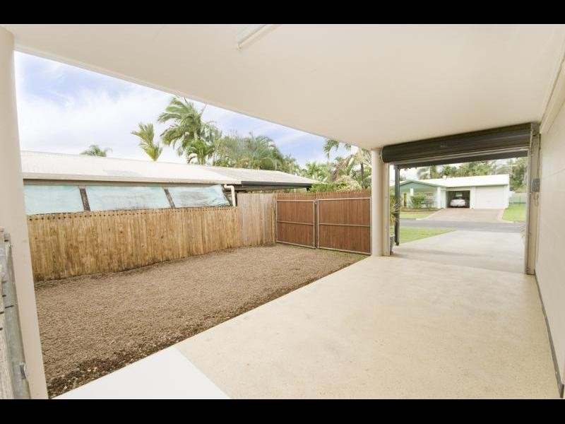 9 Mermaid Close, Bentley Park QLD 4869
